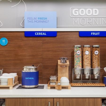 Holiday Inn Express & Suites - Commerce By Ihg Екстериор снимка