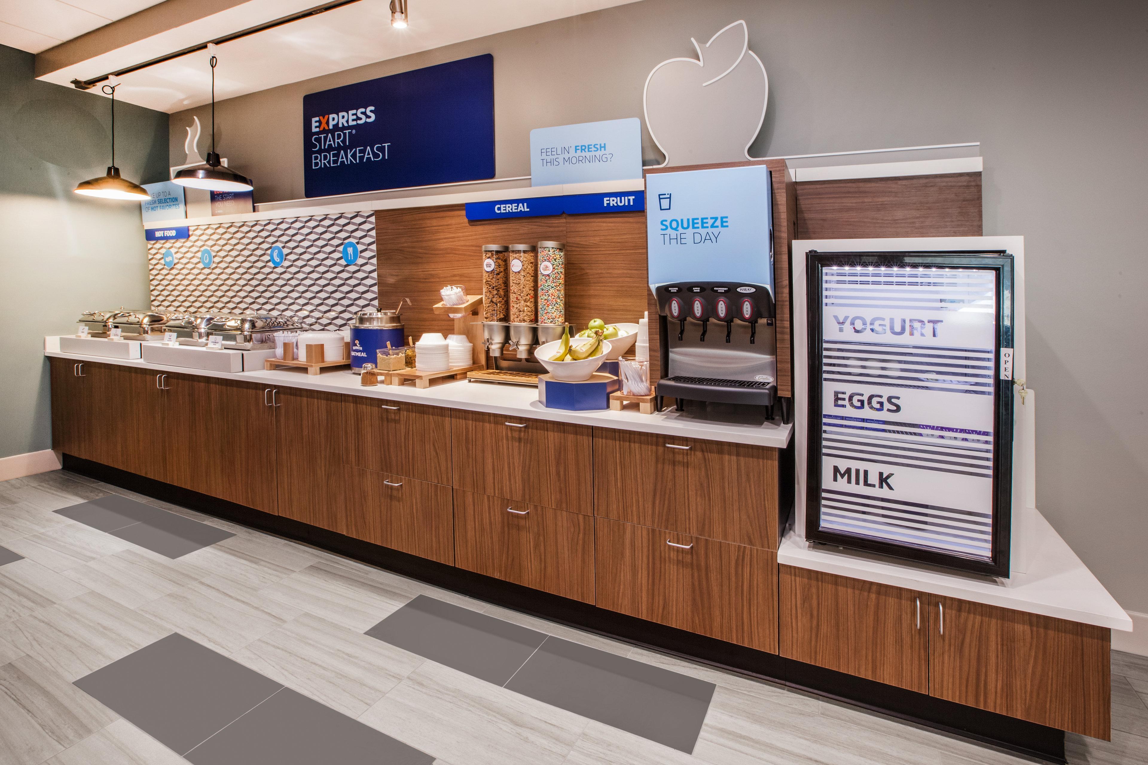 Holiday Inn Express & Suites - Commerce By Ihg Екстериор снимка