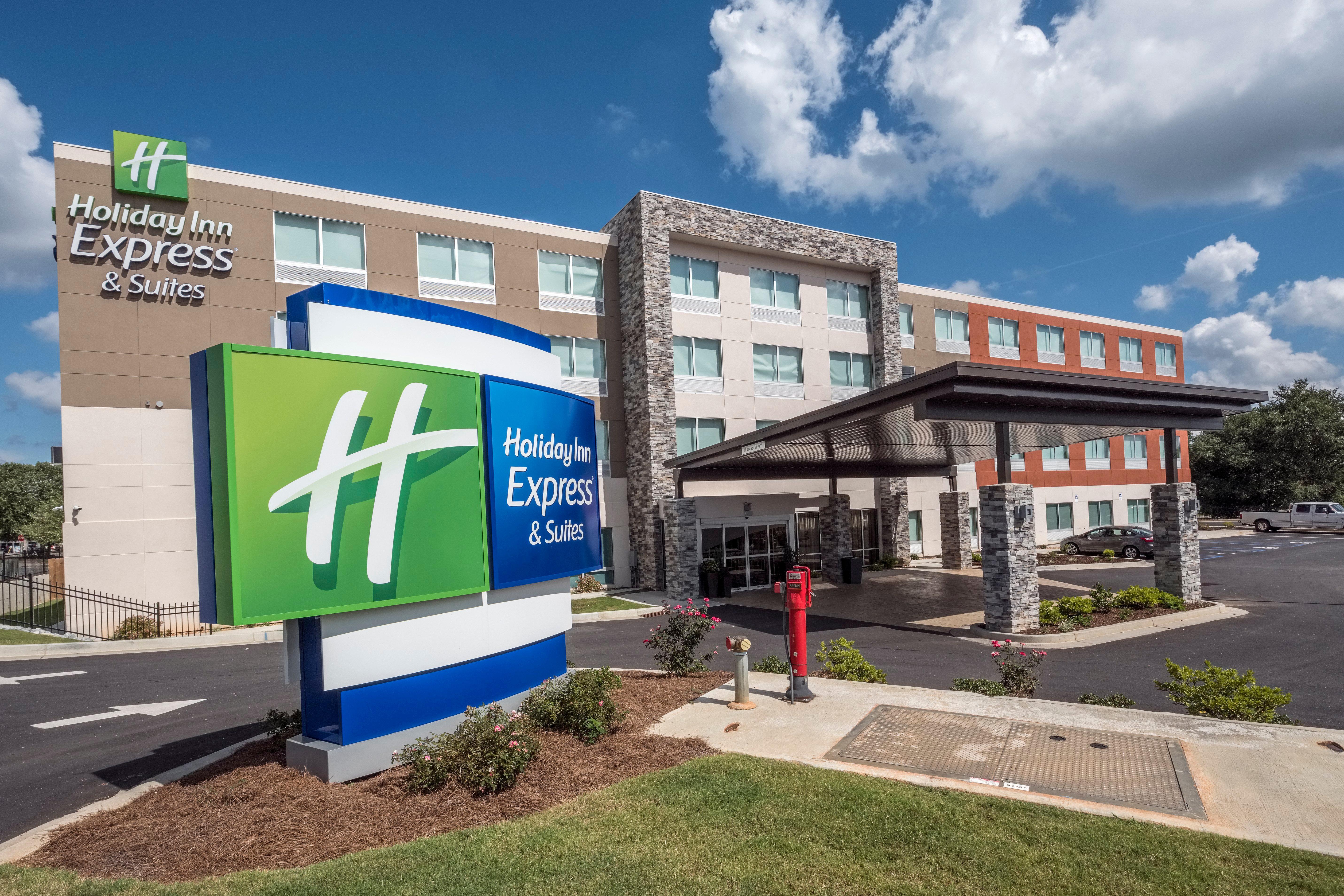 Holiday Inn Express & Suites - Commerce By Ihg Екстериор снимка