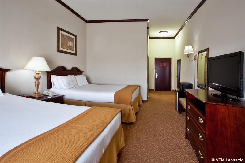 Holiday Inn Express & Suites - Commerce By Ihg Екстериор снимка
